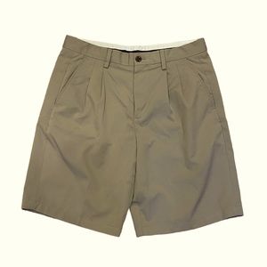 Eddie Bauer Pleat Front Chino Shorts Tan Brown Lightweight 33 Flex